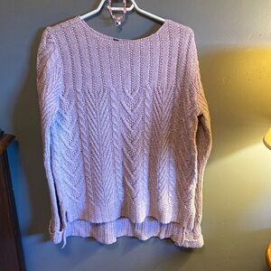 🩷A warm, soft, lovely lavender sweater to keep you warm on those cold days☺️